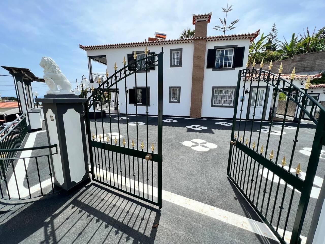 Comfortable 2-Bedroom Apartment For Relaxing Stays Funchal  Zewnętrze zdjęcie